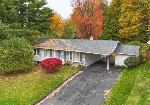 Bungalow à vendre - 115 Rue Lévesque, Sherbrooke, J1E1M4