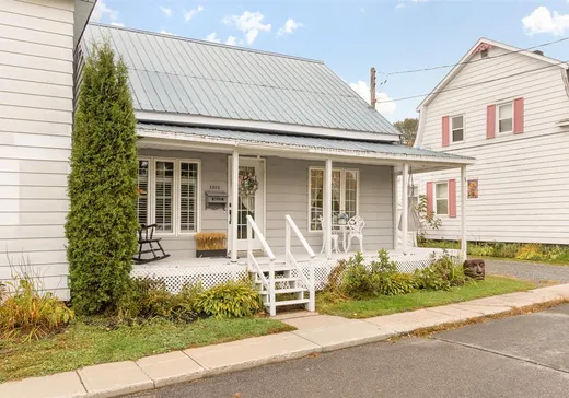 Maison à vendre - 3510 Rue Réjane-Sanschagrin, St-Mathieu-Du-Parc, G9T 3N8