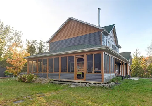 Maison à vendre - 159 Rue Chouinard, Magog, J1X 0M9