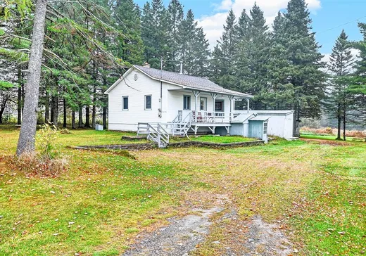 Bungalow à vendre - 122 Ch. MacNamee, Scotstown, J0B3B0