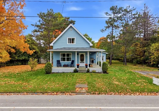 Un étage et demi à vendre - 285 Rue St-Marc, Coaticook, J1A2M4