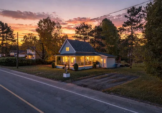 Maison à vendre - 285 Rue St-Marc, Coaticook, J1A 2M4