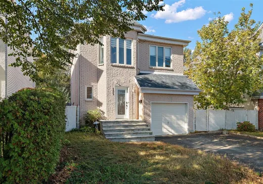 Maison à vendre - 3885 Rue Antoine-Blondin, Laval (Fabreville), H7R 5Z7