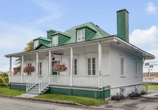 Maison à étages à vendre - 8036 Av. Royale, Château-Richer, G0A1N0