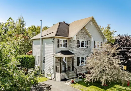 Two or more stories for sale - 688 Rue des Girolles, Sherbrooke, J1N0T6