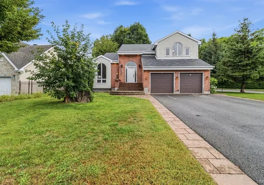 Maison à étages à vendre - 205 Rue des Eaux-Vives, Saint-Jérôme, J7Y4N6