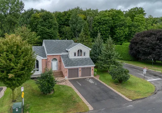 Maison à vendre - 205 Rue des Eaux-Vives, Saint-Jérôme, J7Y 4N6