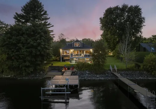 Two or more stories for sale - 994 Ch. Viens, Magog, J1X7T1