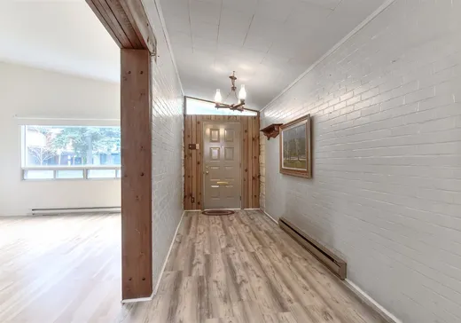Maison à vendre - 8311 Av. Curé-Clermont, Montréal (Anjou), H1K 1X9