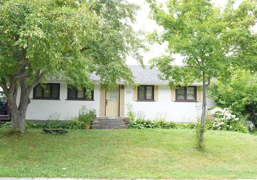 Bungalow à vendre - 2960 Rue de Deschambault, Ste-Foy, G1W1B3