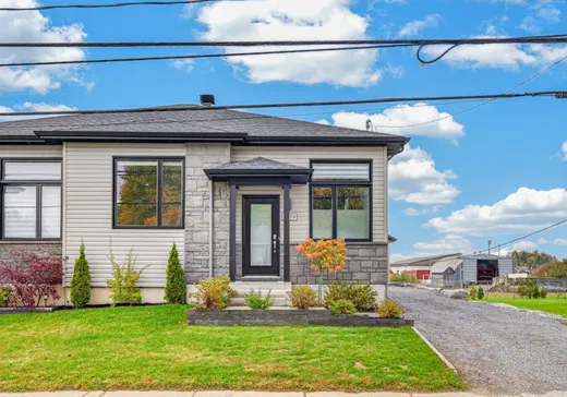 Maison à vendre - 1619 Av. Principale, Saint-Marc-des-Carrières, G0A 4B0