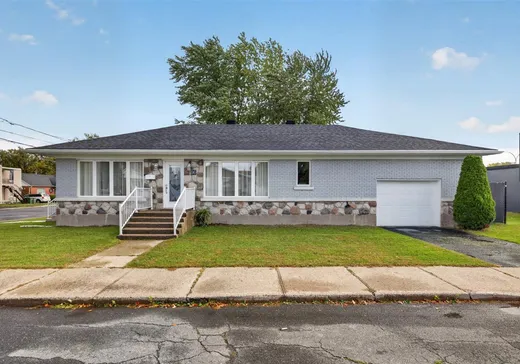 Bungalow à vendre - 96 Rue des Sorbiers, Drummondville, J2C3G4