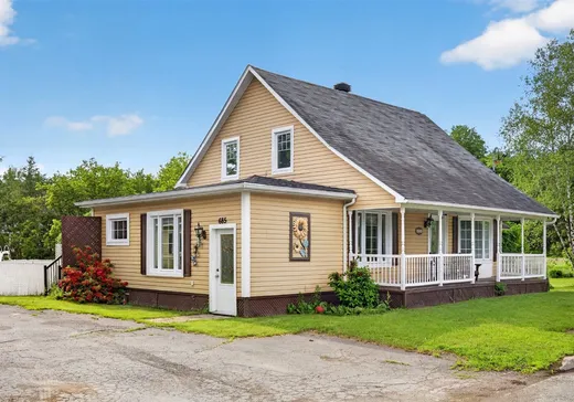 Un étage et demi à vendre - 685 Rue Principale, Stukely, J0E2J0