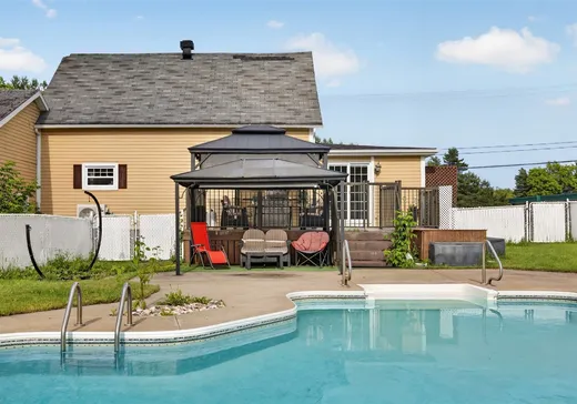 Maison à vendre - 685 Rue Principale, Stukely, J0E 2J0
