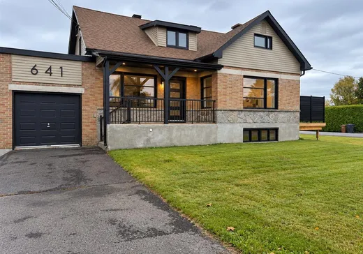Two or more stories for sale - 641 Rue Jetté, Saint-Liguori, J0K2X0