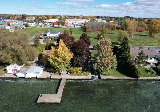 Maison à vendre - 77 Boul. du Bord-de-l'Eau, Salaberry-de-Valleyfield, J6S 0A2