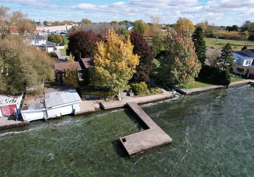 Maison à vendre - 77 Boul. du Bord-de-l'Eau, Salaberry-de-Valleyfield, J6S 0A2