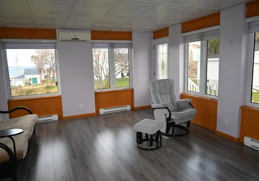 House for sale - 1 Rue St-Paul, Cap-Chat, G0J 1E0