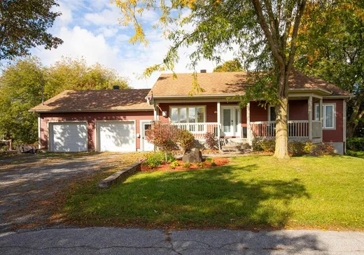 House for sale - 2 Rue de l'Exposition, Bedford, J0J 1A0