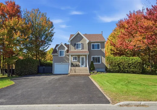 Maison à étages à vendre - 980 Rue de l'Érablière, St-Lin, J5M0E6