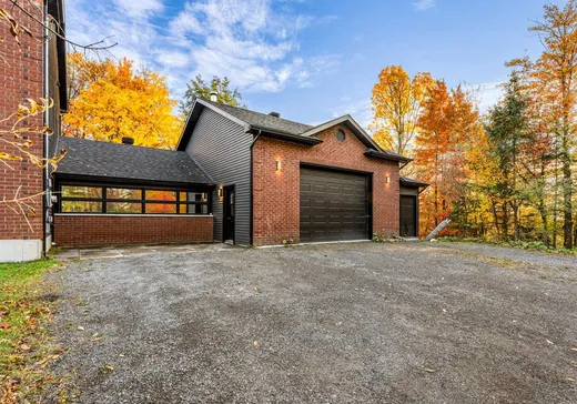 Maison à vendre - 107 5e Avenue, Windsor, J1S 3B1