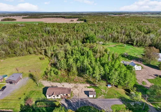 House for sale - 1104 Route 122, St-Cyrille-De-Wendover, J0C 1A0