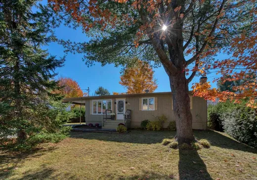 Bungalow à vendre - 642 Rue Hamel, Magog, J1X4P5