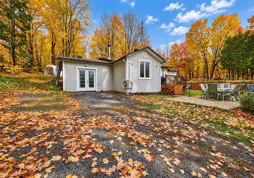 Bungalow for sale - 8 193e Avenue, St-Hippolyte, J8A1W2