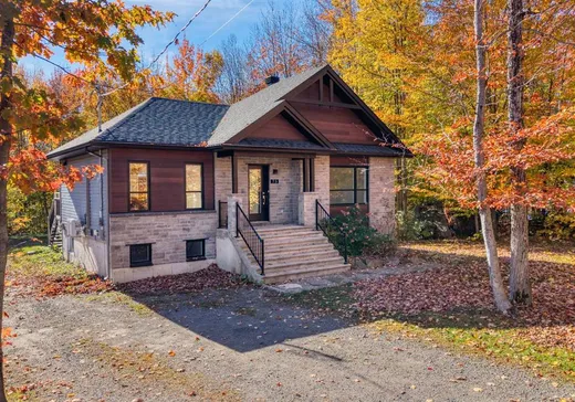Bungalow for sale - 75 Rue des Sentiers, St-Hippolyte, J8A0G9