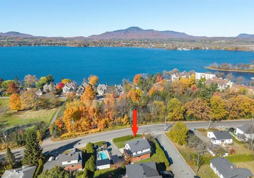 Maison à étages à vendre - 362 Rue Merry S., Magog, J1X3L8