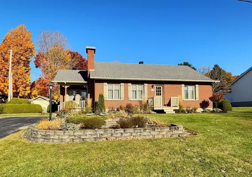 House for sale - 860 Av. des Bouleaux, Plessisville, G6L 3N3