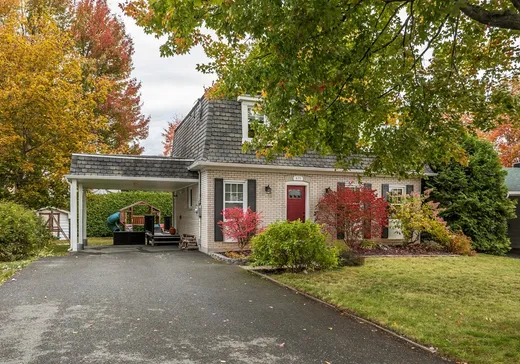 Maison à étages à vendre - 671 Rue Villebon, Rock Forest, J1N1Z3