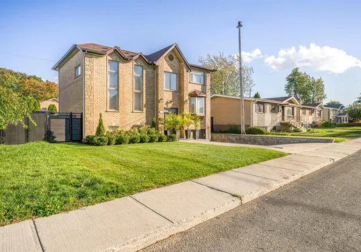Maison à vendre - 5900 Rue De Seigne, Montréal (Saint-Léonard), H1P 1G8