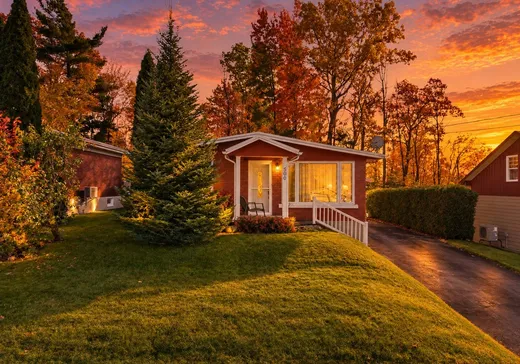 Bungalow for sale - 500 Rue Percy, Magog, J1X1B6