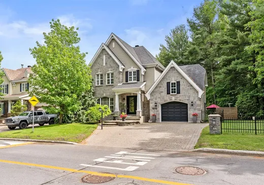 Maison à étages à vendre - 800 Av. de la Haute-Rive, Bois-des-Filion, J6Z4T8