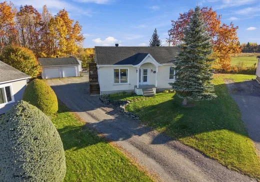 Bungalow à vendre - 480 Rue du Coudrier, Magog, J1X5Z1