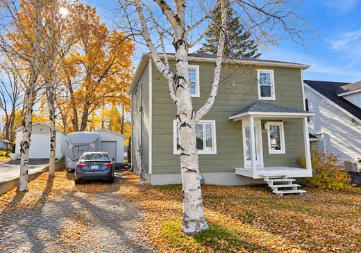 Maison à étages à vendre - 704 Av. Murdoch, Rouyn-Noranda, J9X1H6