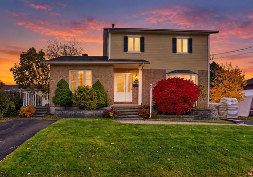 Maison à étages à vendre - 920 27e Rue, Saint-Jérôme, J7Z6V4