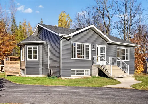 Maison à vendre - 5930 Boul. St-Joseph, St-Nicephore, J2A 3W2