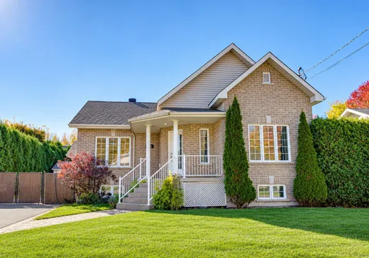 Two or more stories for sale - 328 Rue J.-É.-Jeannotte, Salaberry-de-Valleyfield, J7X1P4