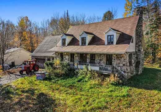 Maison à vendre - 315 Rue du Roi-René, Saint-Calixte, J0K 1Z0