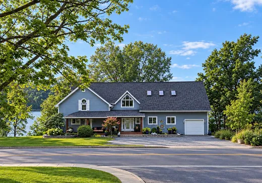 Two or more stories for sale - 455 Ch. des Patriotes N., Mont-Saint-Hilaire, J3H3H7
