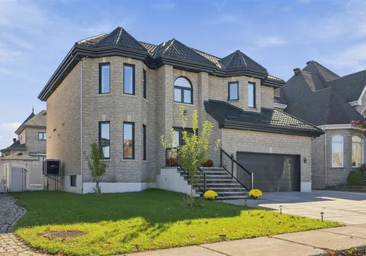 Maison à vendre - 3866 Av. des Généraux, Laval (Duvernay), H7E 5K9