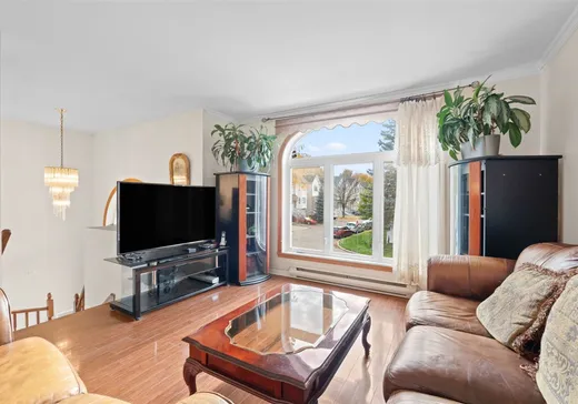 Maison à vendre - 3875 Rue Paul-Bourget, Laval (Fabreville), H7R 5Z7