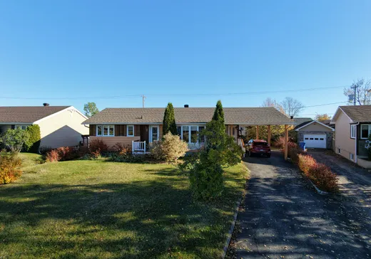 Maison à étages à vendre - 3 Rue Laurin, Sept-Îles, G4R1W1