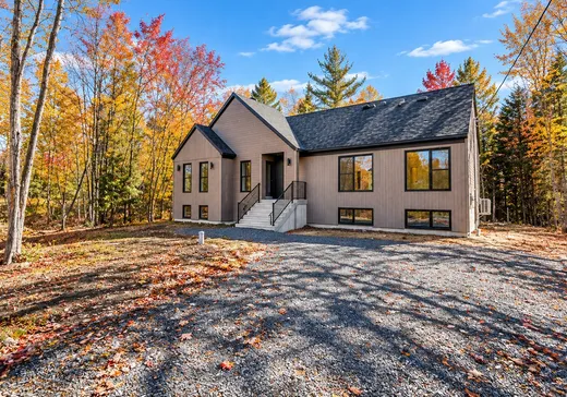 Maison à vendre - 301 Rue des Ancêtres, Saint-Colomban, J5K 2H6