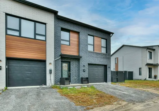 House for sale - 341 Rue du Merlot, Sainte-Marthe-sur-le-Lac, J0N 1P0