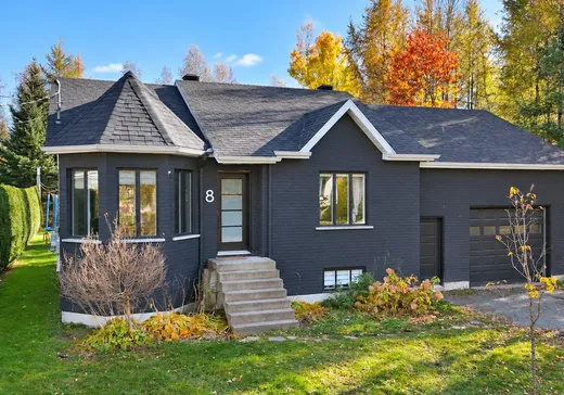 Two or more stories for sale - 8 Rue Jean-François, Victoriaville, G6T1Z1