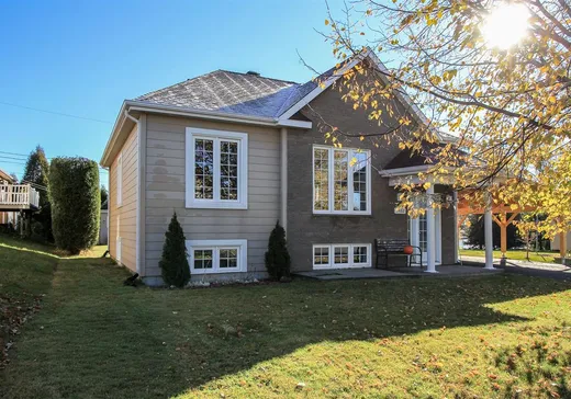 Maison à vendre - 5462 Av. des Bernaches, Alma, G8E 1H1
