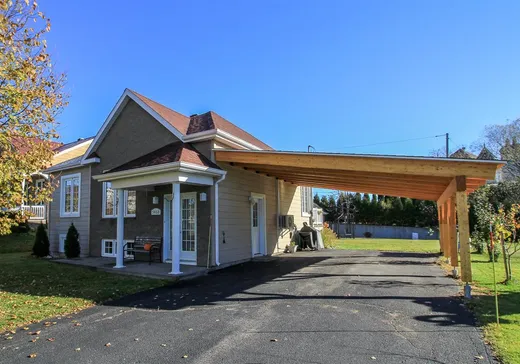 Maison à vendre - 5462 Av. des Bernaches, Alma, G8E 1H1